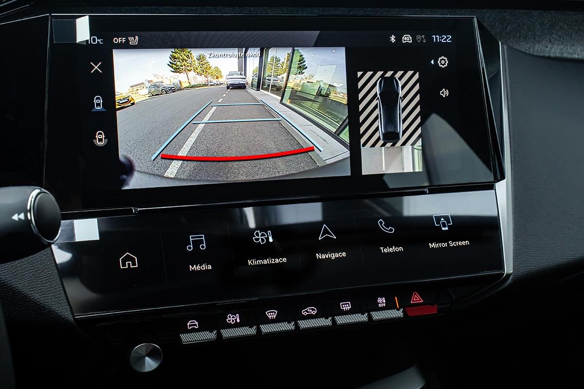 Peugeot 408 Liftback 1,2 l 105 kw