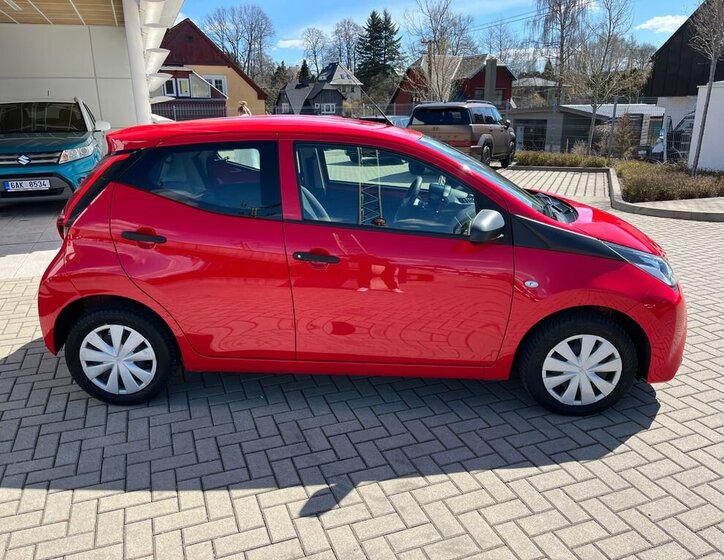 Toyota Aygo Hatchback 998,0 53 kw