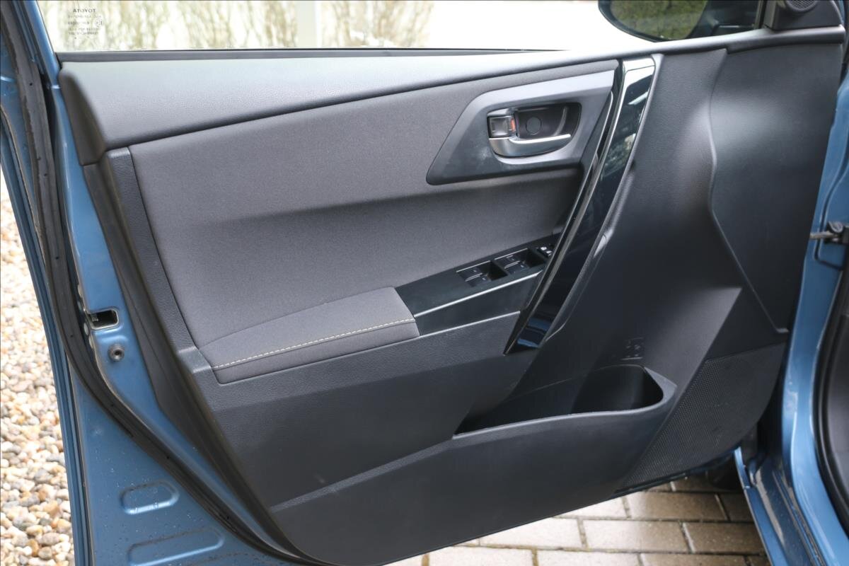 Toyota Auris Kombi 1,6 l 97 kw