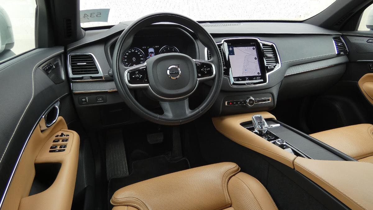 Volvo XC90 SUV / Terénní 2,0 l 220 kw