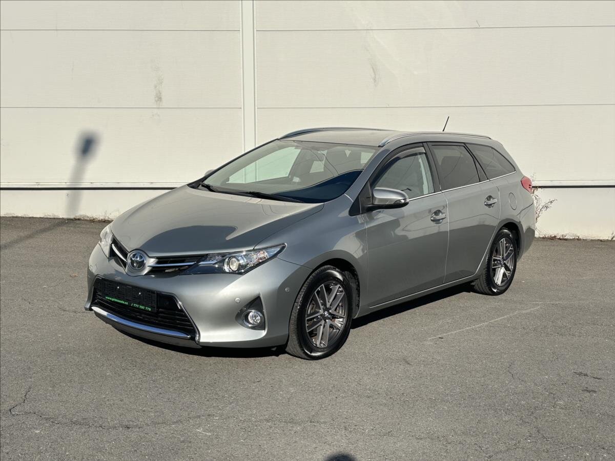 Toyota Auris Kombi 1,6 l 98 kw