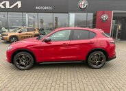 Alfa Romeo Stelvio 4