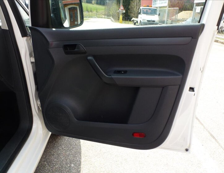 Volkswagen Caddy Skříň 1,6 l 75 kw