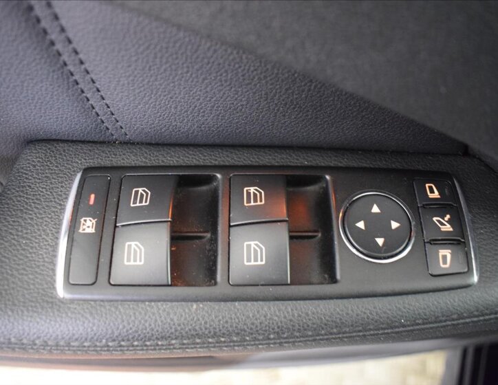 Mercedes-Benz Třídy E Sedan / Limuzína 3,0 l 170 kw