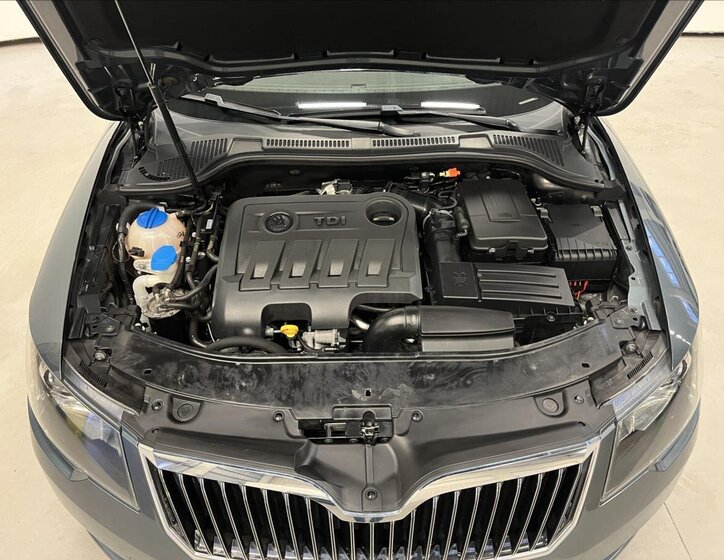 Škoda Superb Liftback 2,0 l 103 kw