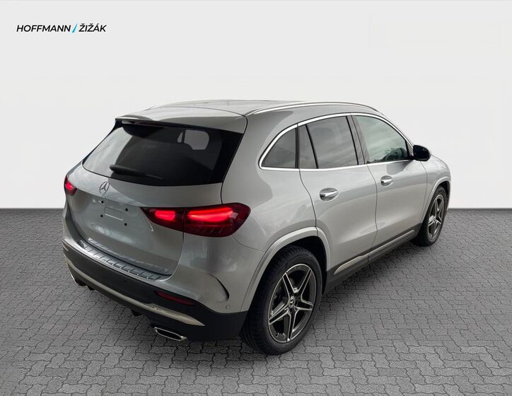 Mercedes-Benz GLA 5