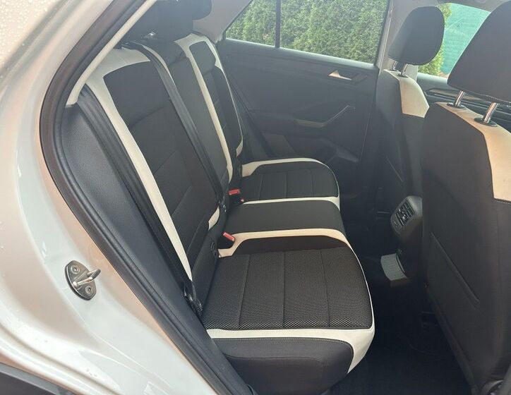 Volkswagen T-Roc 18