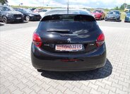 Peugeot 208 Hatchback 1,2 l 60 kw