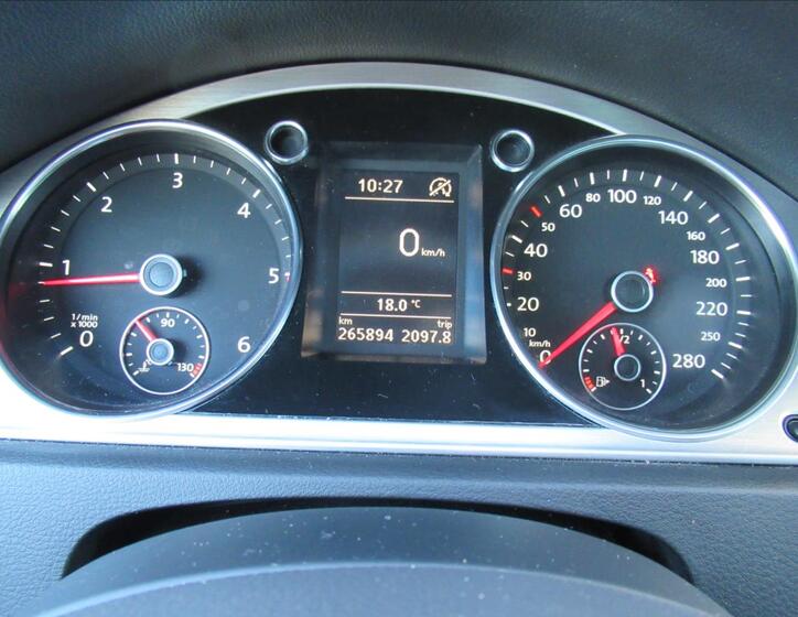 Volkswagen Passat 12