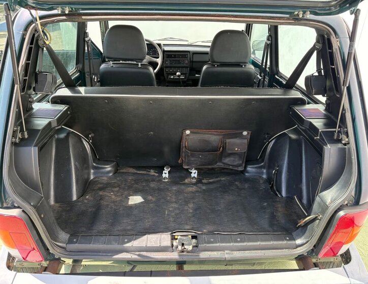 Lada Niva SUV / Terénní 1,7 l 60 kw