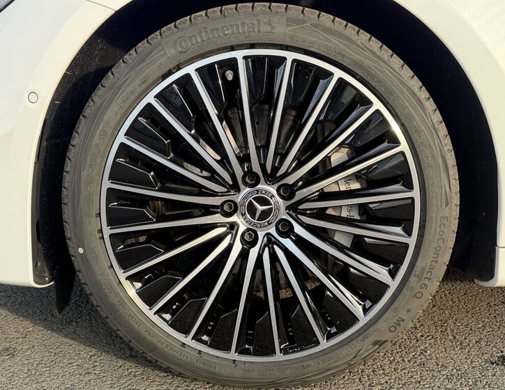 Mercedes-Benz Třídy E Sedan / Limuzína 2,0 l 145 kw