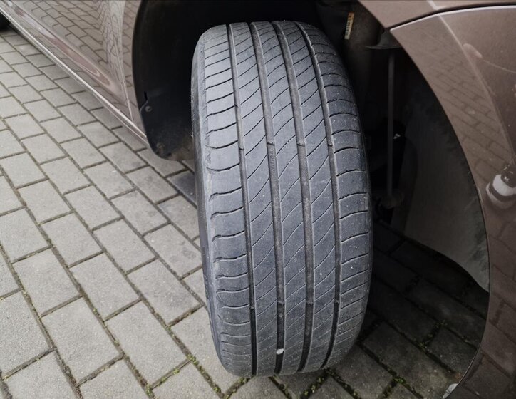 Volkswagen Caddy Kombi 1,6 l 75 kw