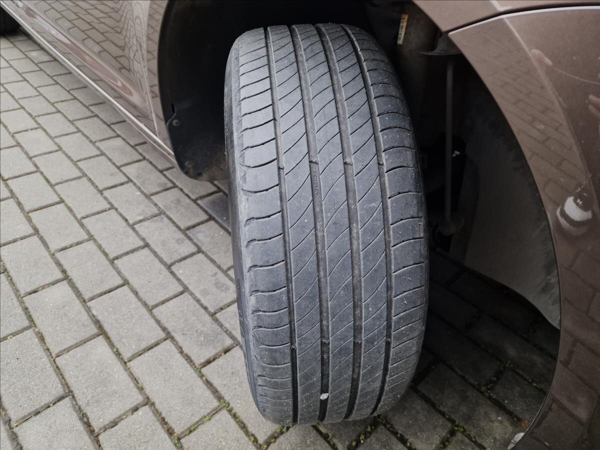 Volkswagen Caddy Kombi 1,6 l 75 kw