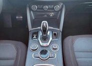 Alfa Romeo Stelvio SUV / Terénní 2,1 l 118 kw