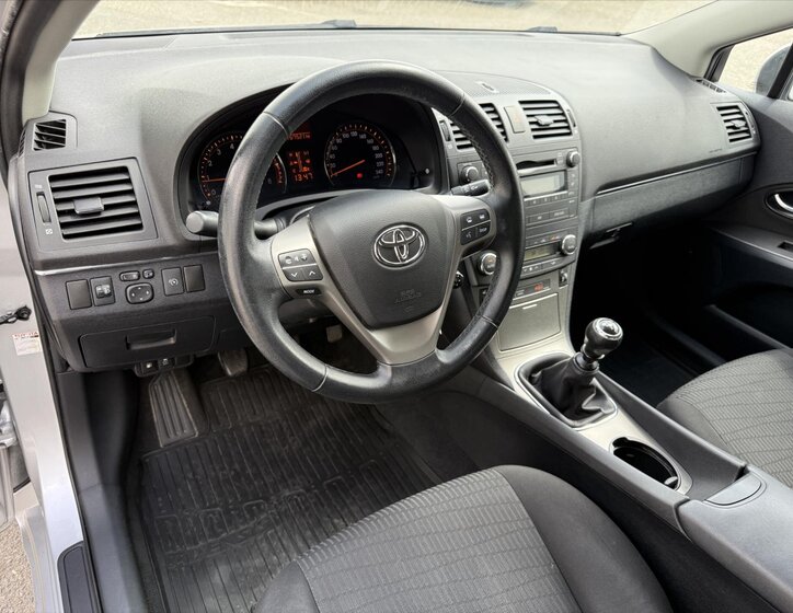 Toyota Avensis Kombi 1,8 l 108 kw