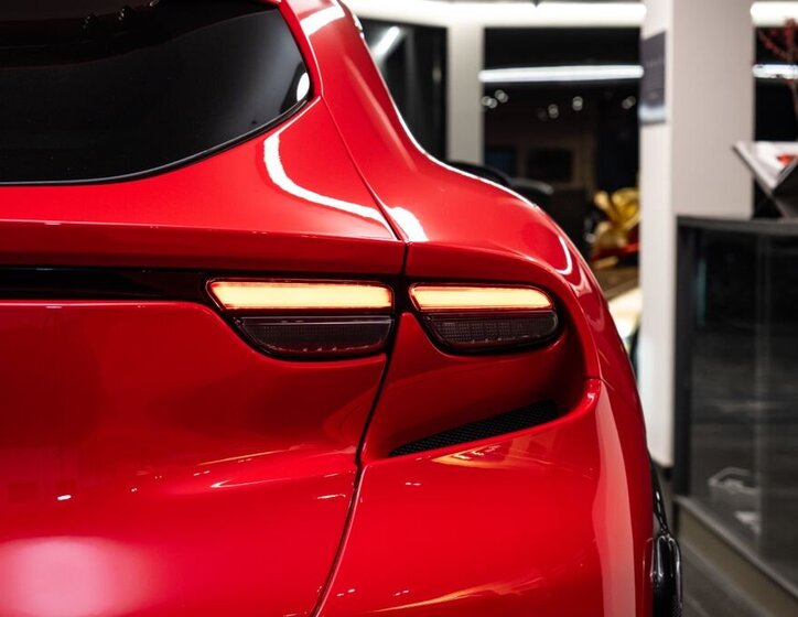 Ferrari Ostatní Hatchback 6,5 l 529 kw