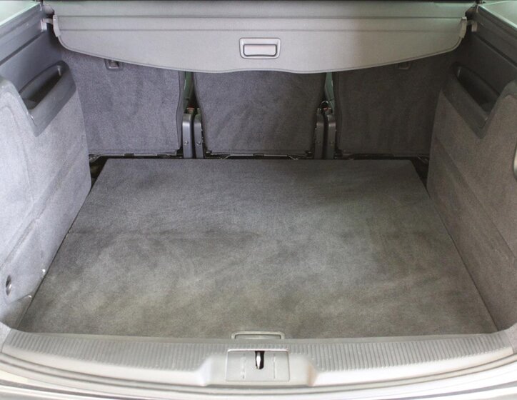 Volkswagen Sharan Kombi 2,0 l 103 kw