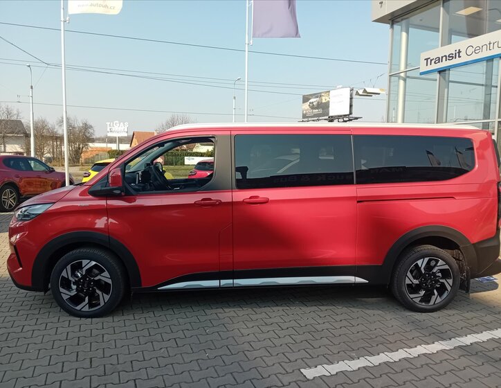 Ford Tourneo Custom Kombi 2,0 l 125 kw