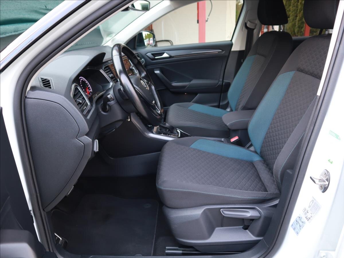 Volkswagen T-Roc CUV / Crossover 1,5 l 110 kw