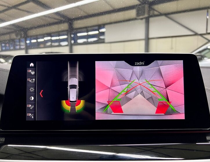 BMW Řada 5 Kombi 3,0 l 195 kw