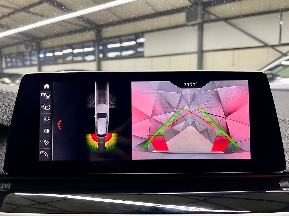 BMW Řada 5 Kombi 3,0 l 195 kw