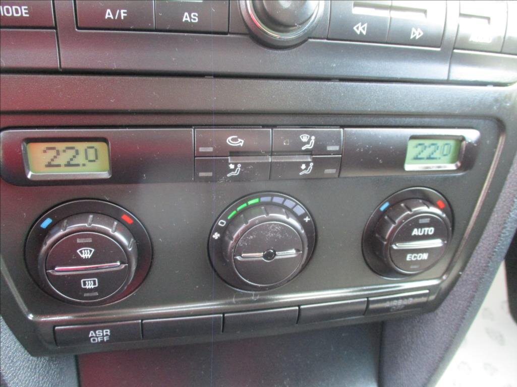 Škoda Octavia Sedan / Limuzína 1,6 l 75 kw
