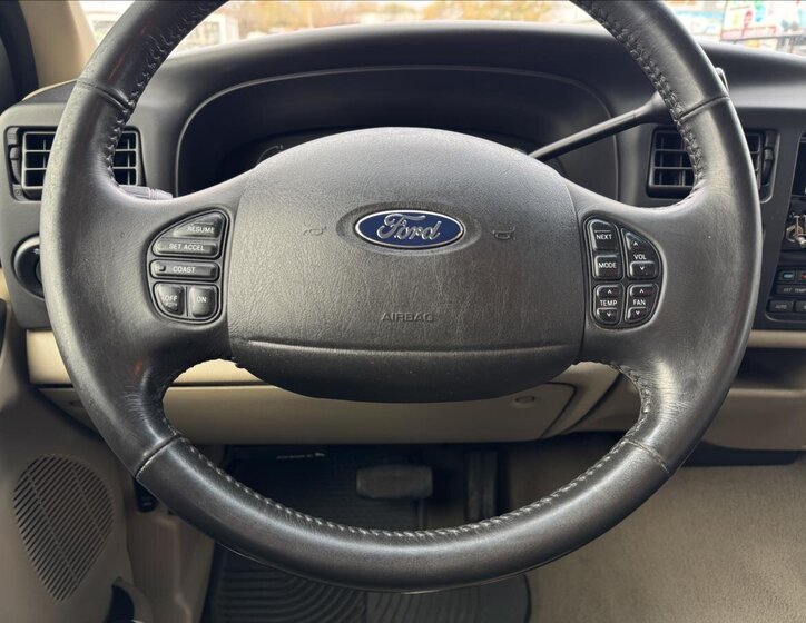 Ford Excursion SUV 6,0 l 239 kw