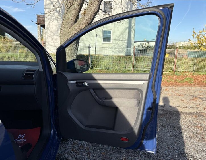 Volkswagen Touran 27