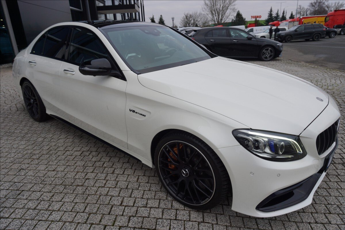 Mercedes-Benz Třídy C Sedan / Limuzína 4,0 l 375 kw