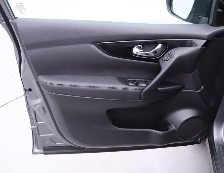 Nissan Qashqai SUV 1,2 l 85 kw