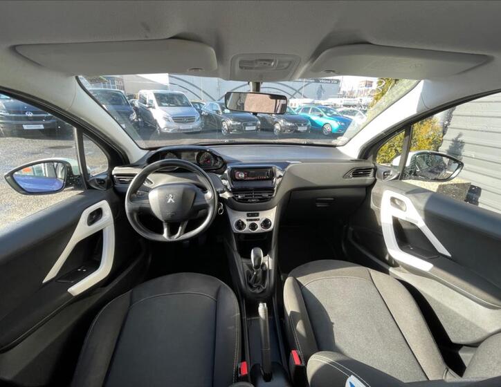 Peugeot 208 11