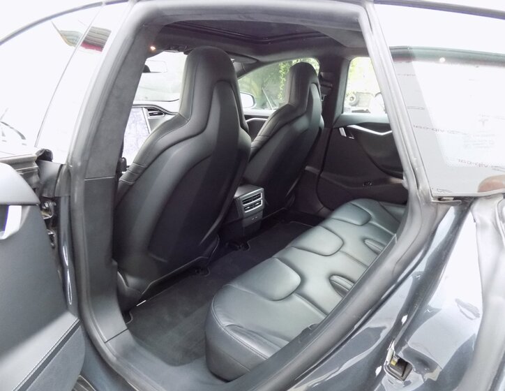 Tesla Model S 13