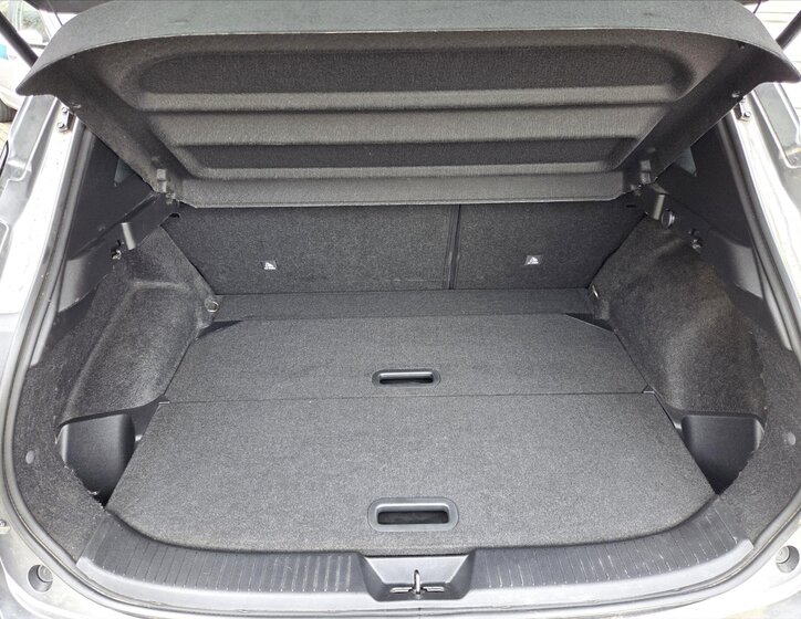 Nissan Qashqai SUV / Terénní 1,3 l 116 kw