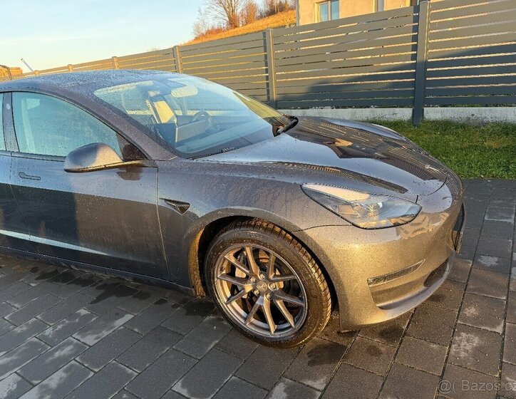 Tesla Model 3 Sedan 0,0 0