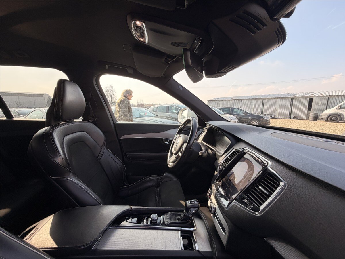 Volvo XC90 SUV / Terénní 2,0 l 173 kw