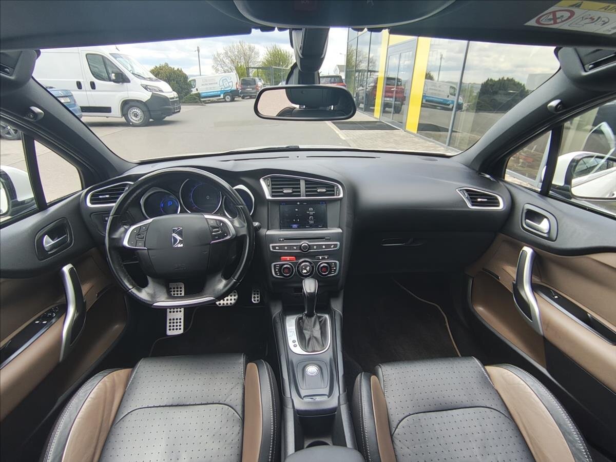 DS Automobiles DS4 Hatchback 2,0 l 133 kw