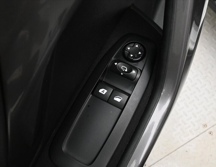 Peugeot 2008 SUV 2,0 l 60 kw