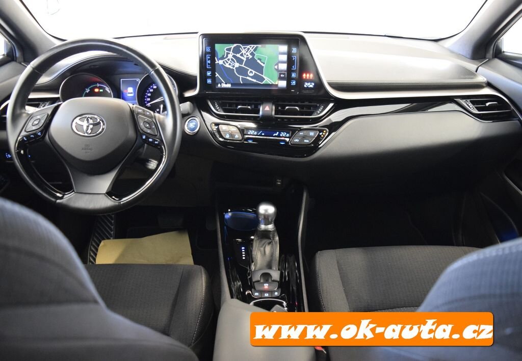 Toyota C-HR Hatchback 1,8 l 0