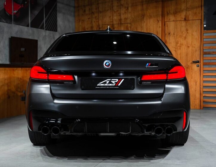 BMW M5 Sedan / Limuzína 4,4 l 460 kw