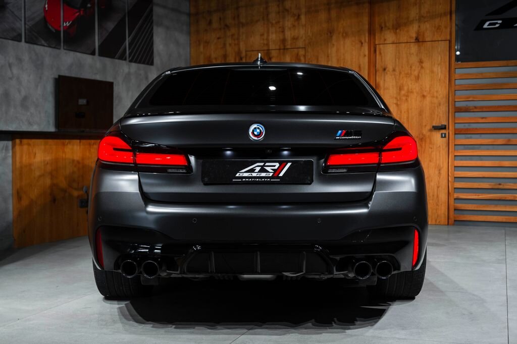 BMW M5 Sedan / Limuzína 4,4 l 460 kw