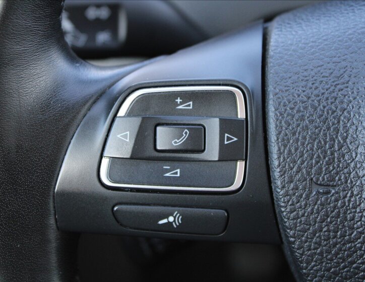 Volkswagen Passat Kombi 1,6 l 77 kw