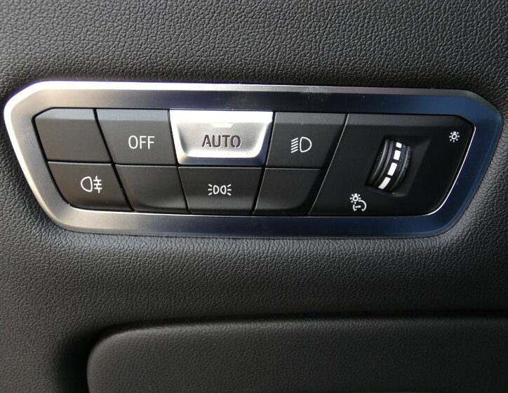 BMW X5 SUV / Terénní 3,0 l 195 kw