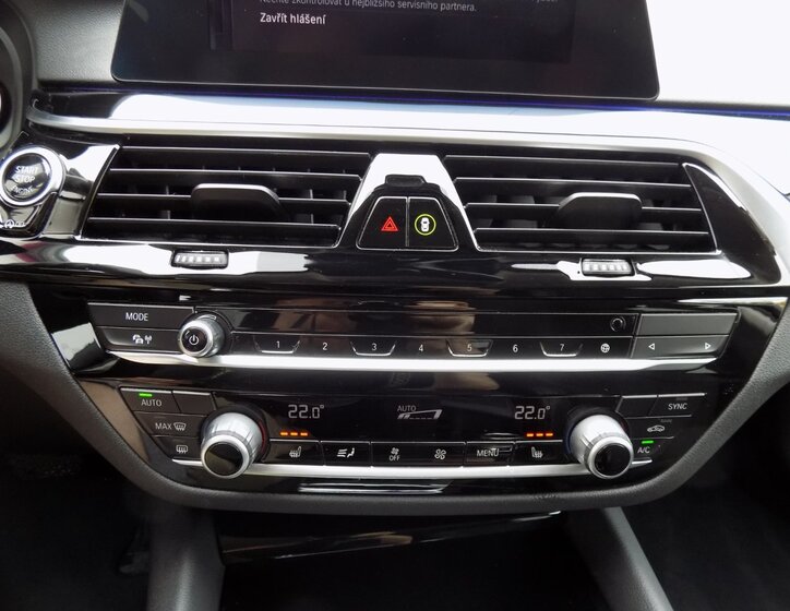 BMW Řada 5 Kombi 3,0 l 195 kw