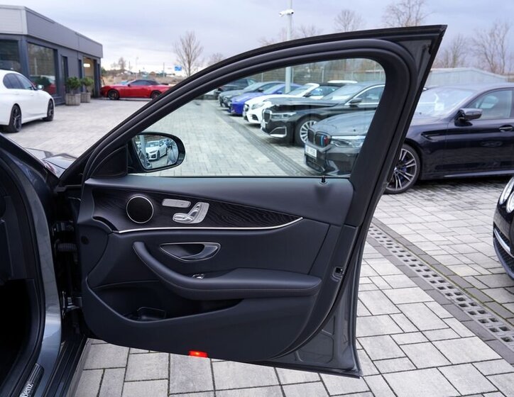 Mercedes-Benz Třídy E Sedan 2,0 l 143 kw