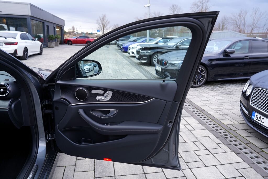 Mercedes-Benz Třídy E Sedan 2,0 l 143 kw