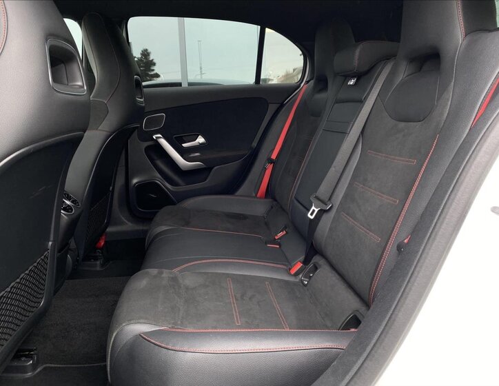 Mercedes-Benz Třídy A Hatchback 2,0 l 310 kw