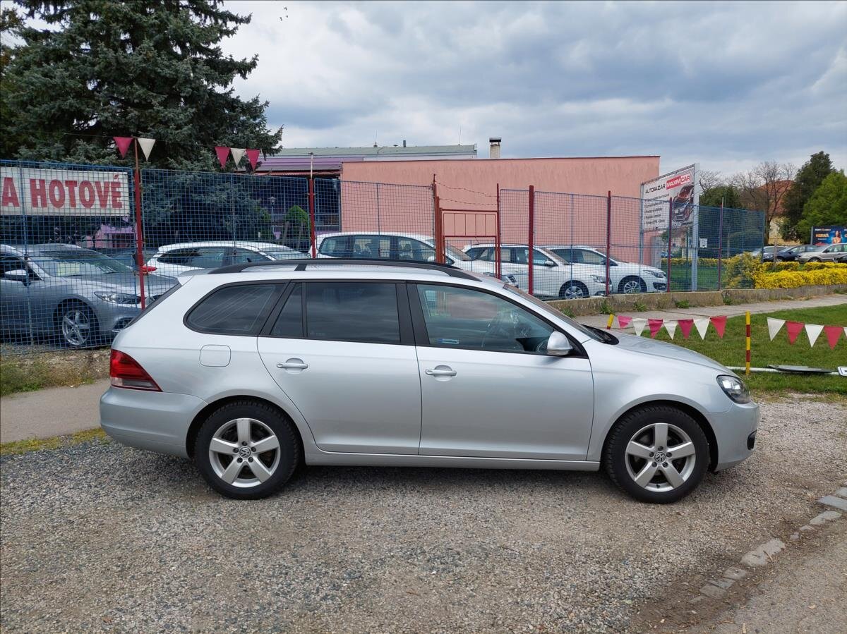 Volkswagen Golf Kombi 1,6 l 77 kw