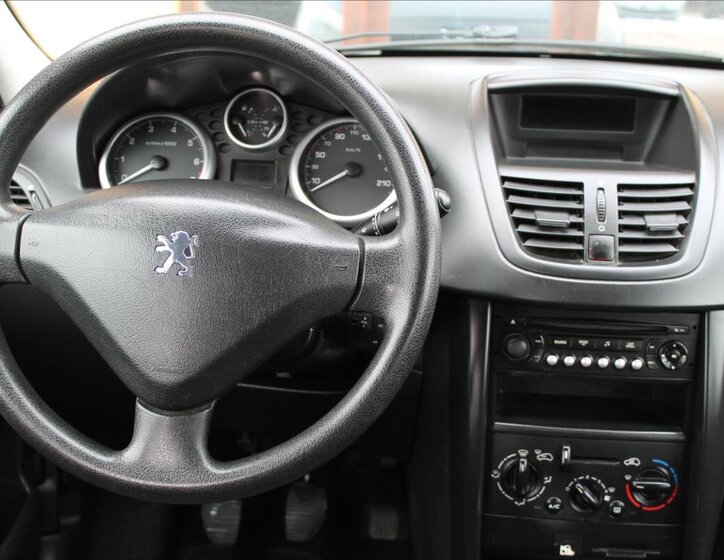 Peugeot 207 Kombi 1,4 l 54 kw