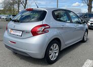 Peugeot 208 5