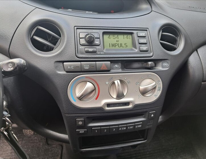 Toyota Yaris Hatchback 1,4 l 55 kw